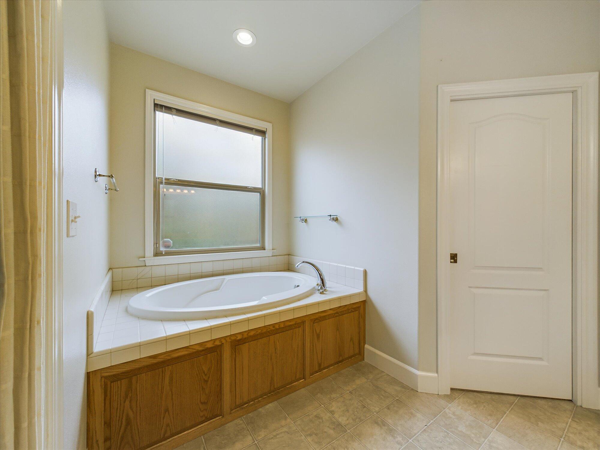 1700 Camellia Drive, McKinleyville