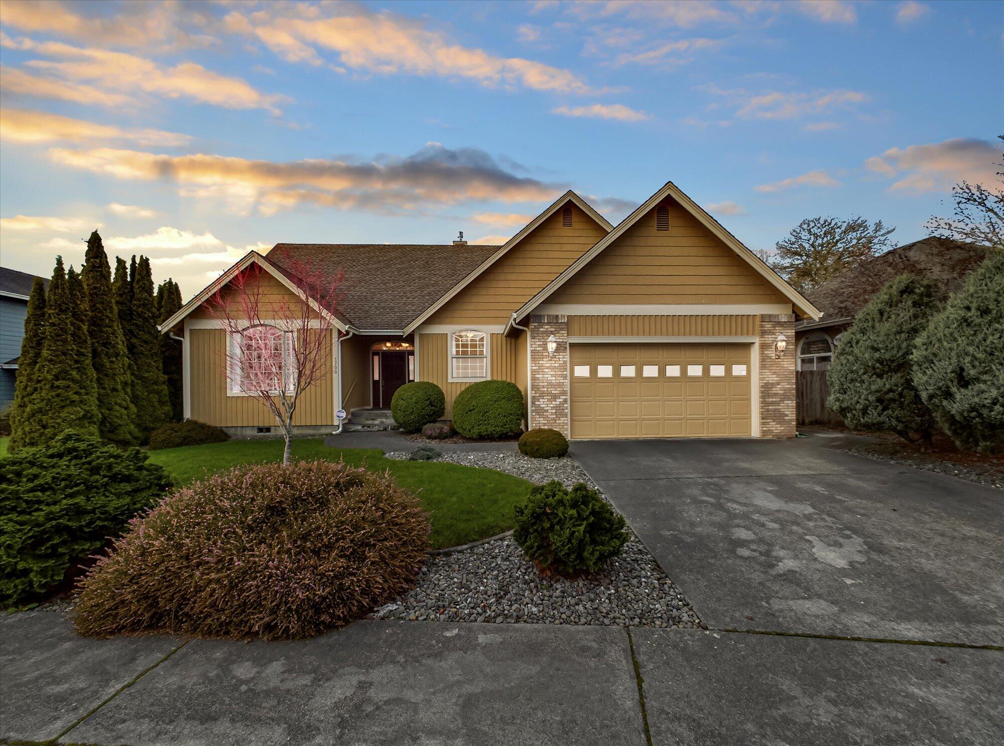 1700 Camellia Drive, McKinleyville
