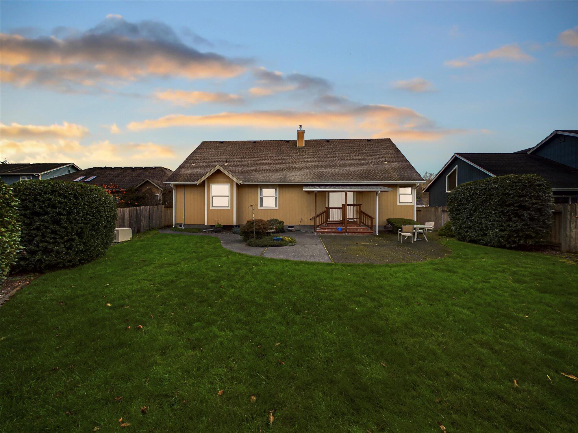 1700 Camellia Drive, McKinleyville