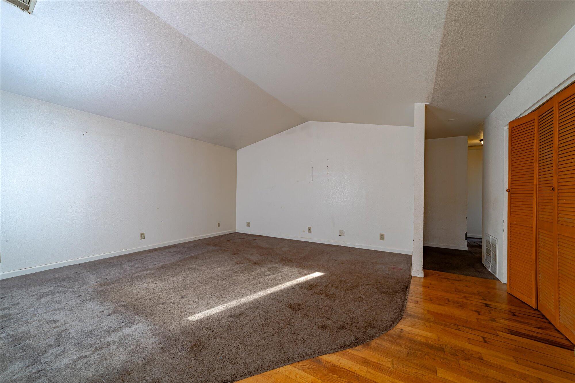 7003 London Drive
