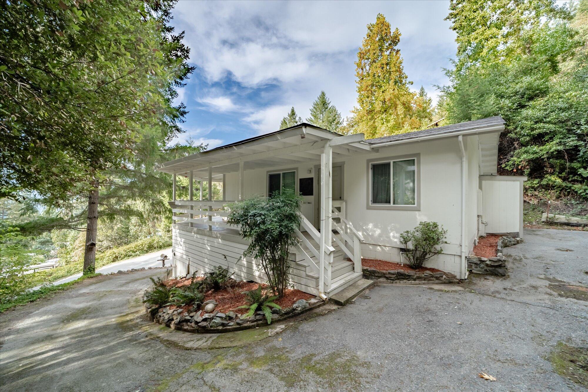 903 Forest View Street