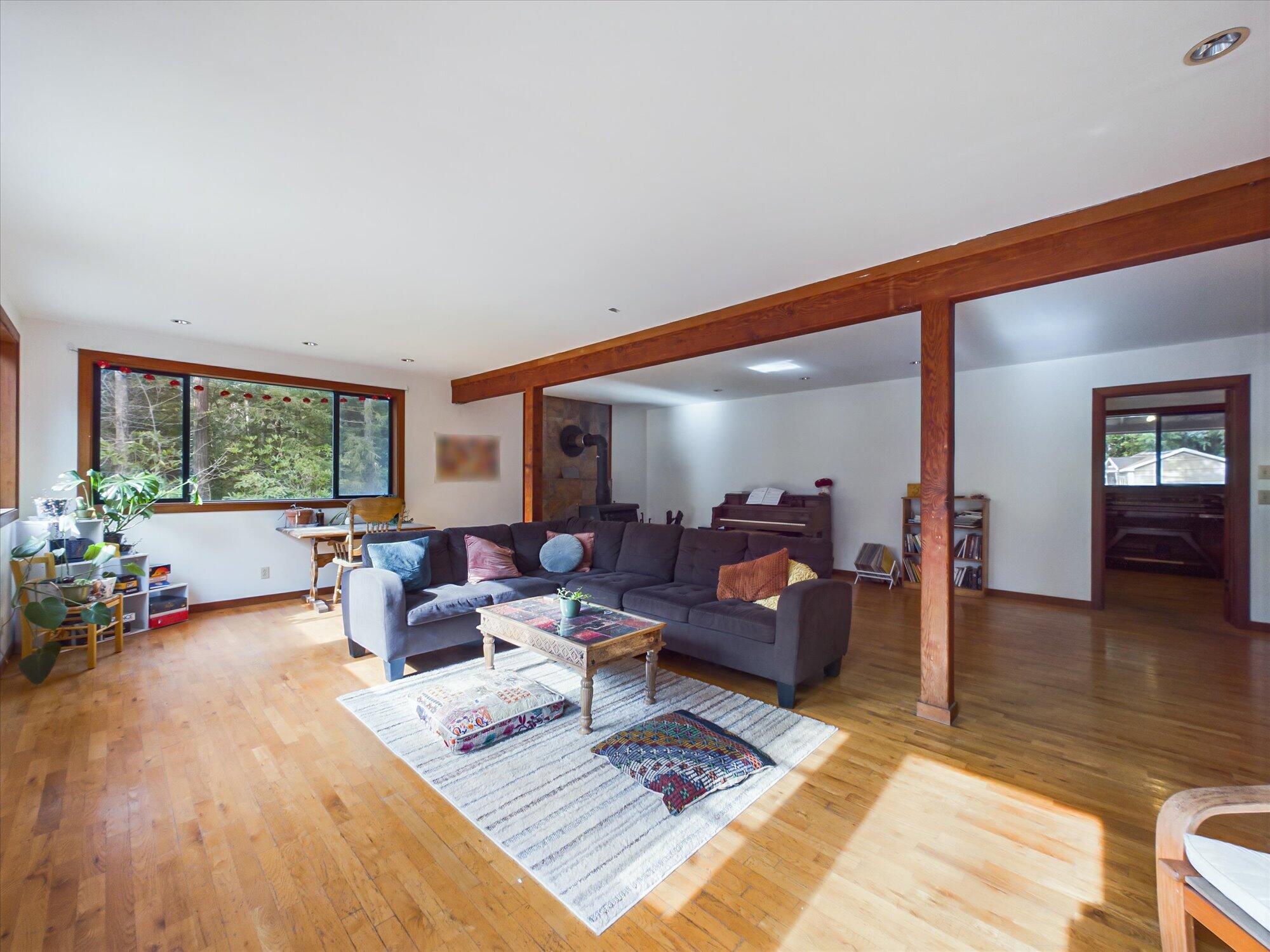 871 Burnt Stump Lane