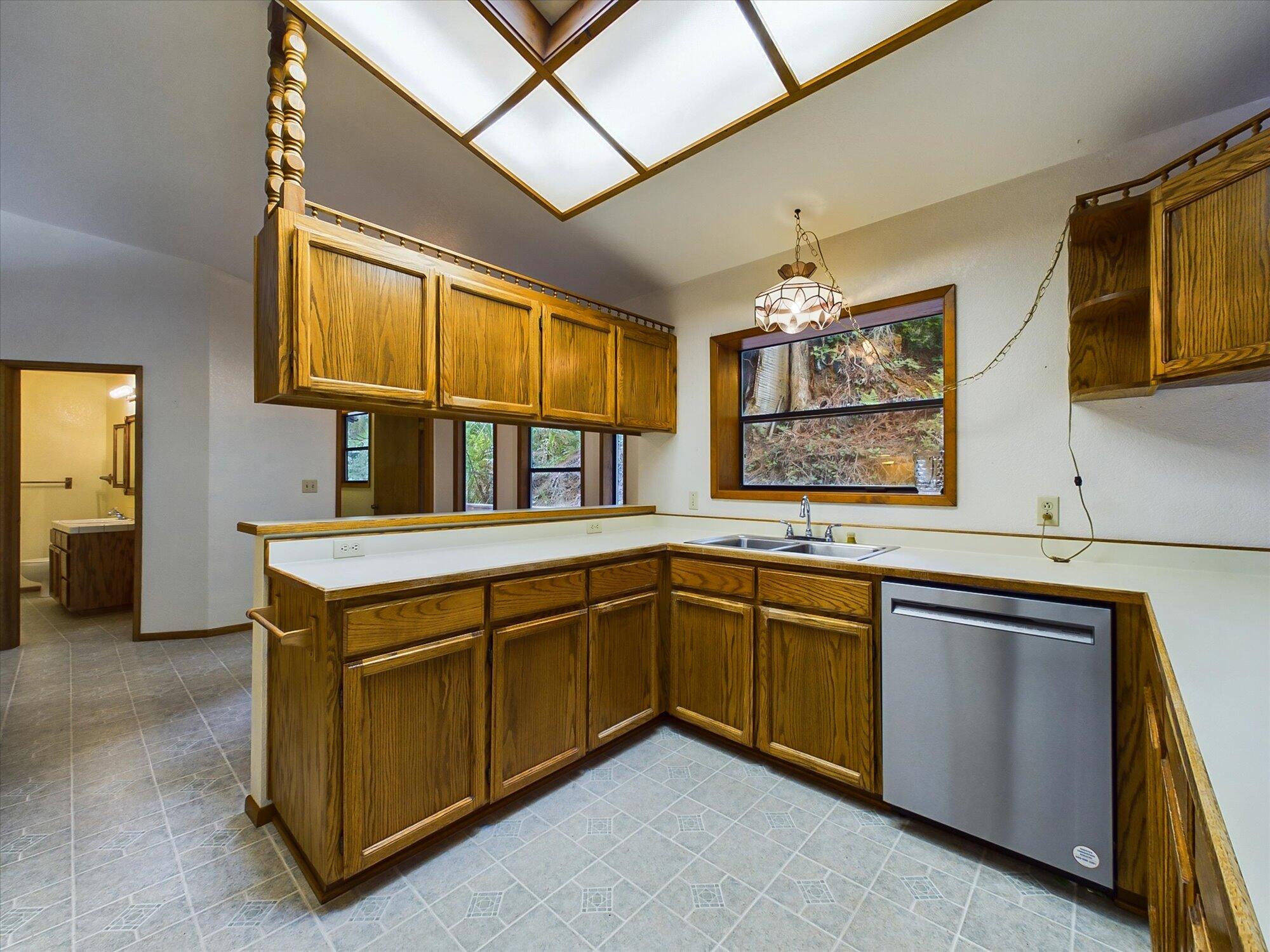 1201 Fern Drive