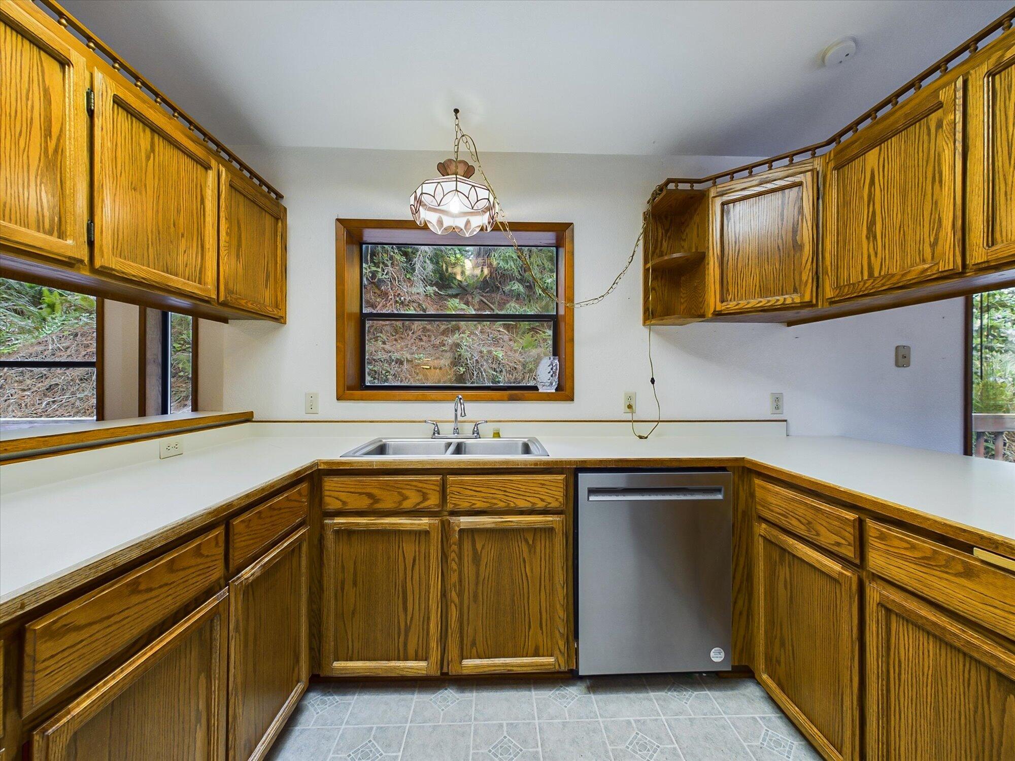 1201 Fern Drive