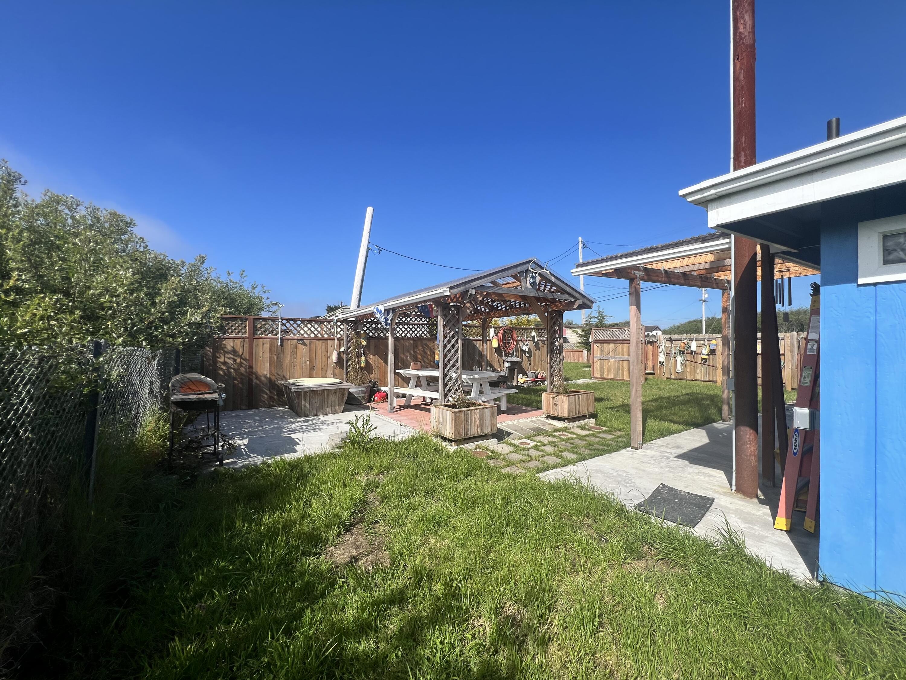 2035 Peninsula Drive