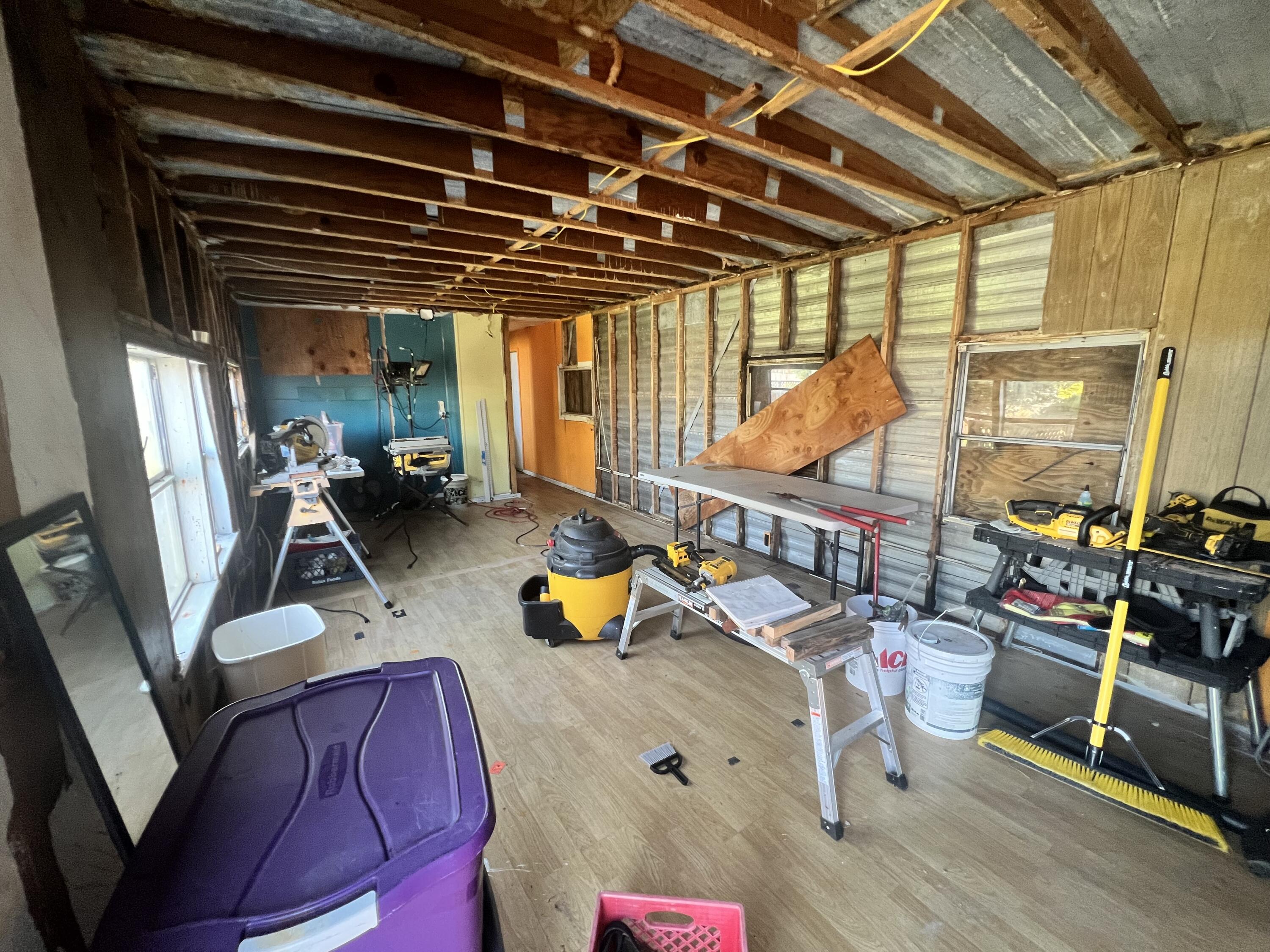 2035 Peninsula Drive