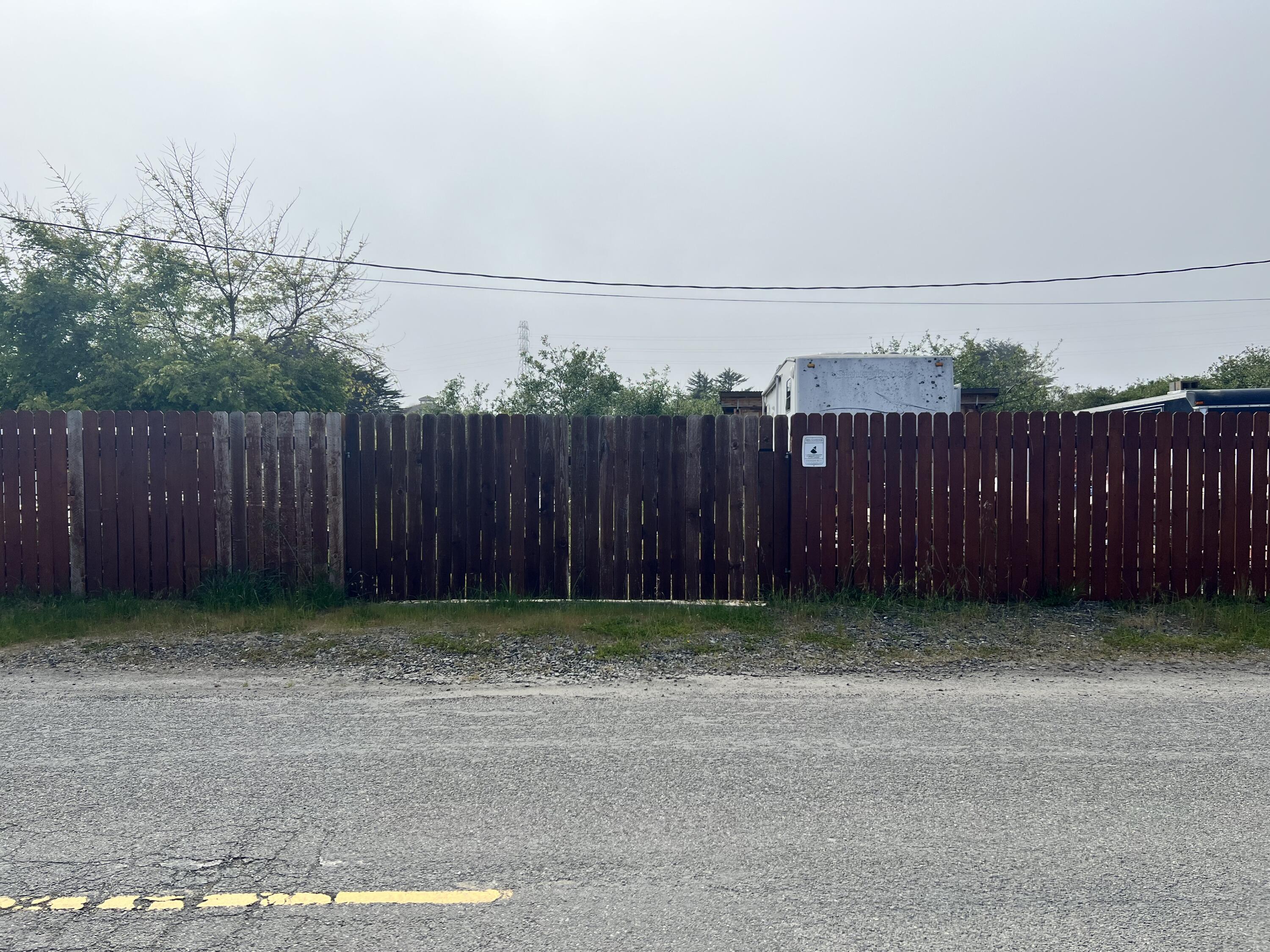 2035 Peninsula Drive