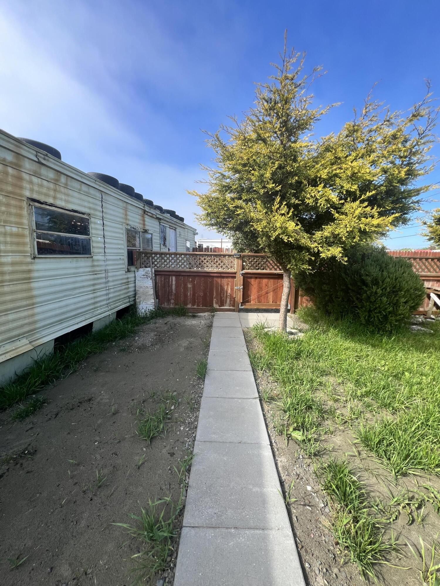 2035 Peninsula Drive