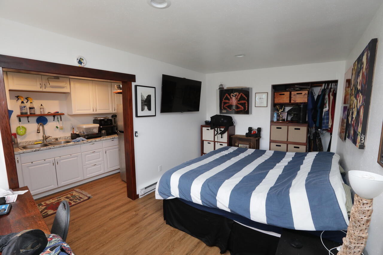 2035 Peninsula Drive