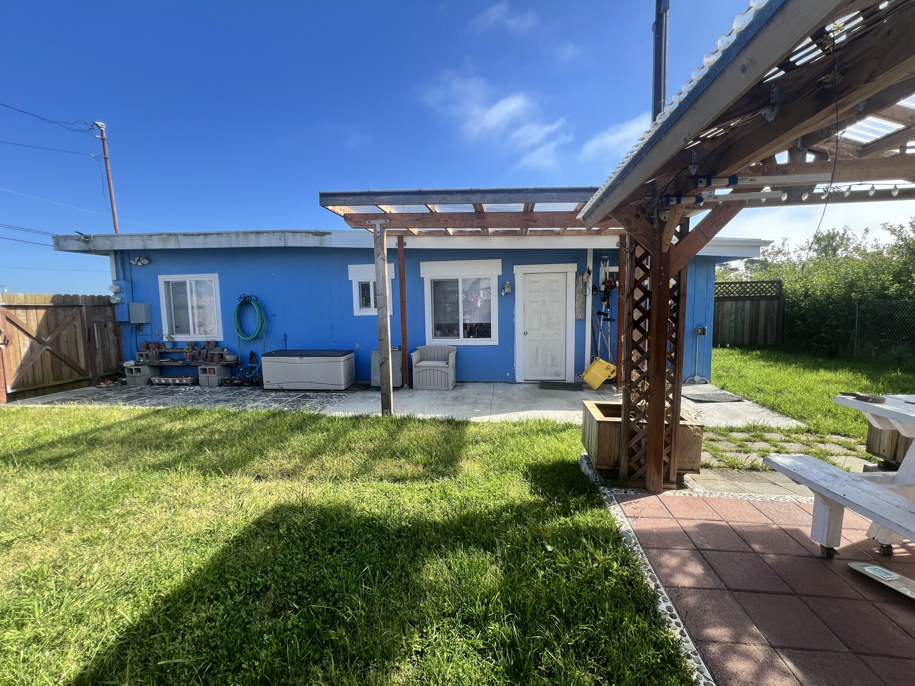 2035 Peninsula Drive