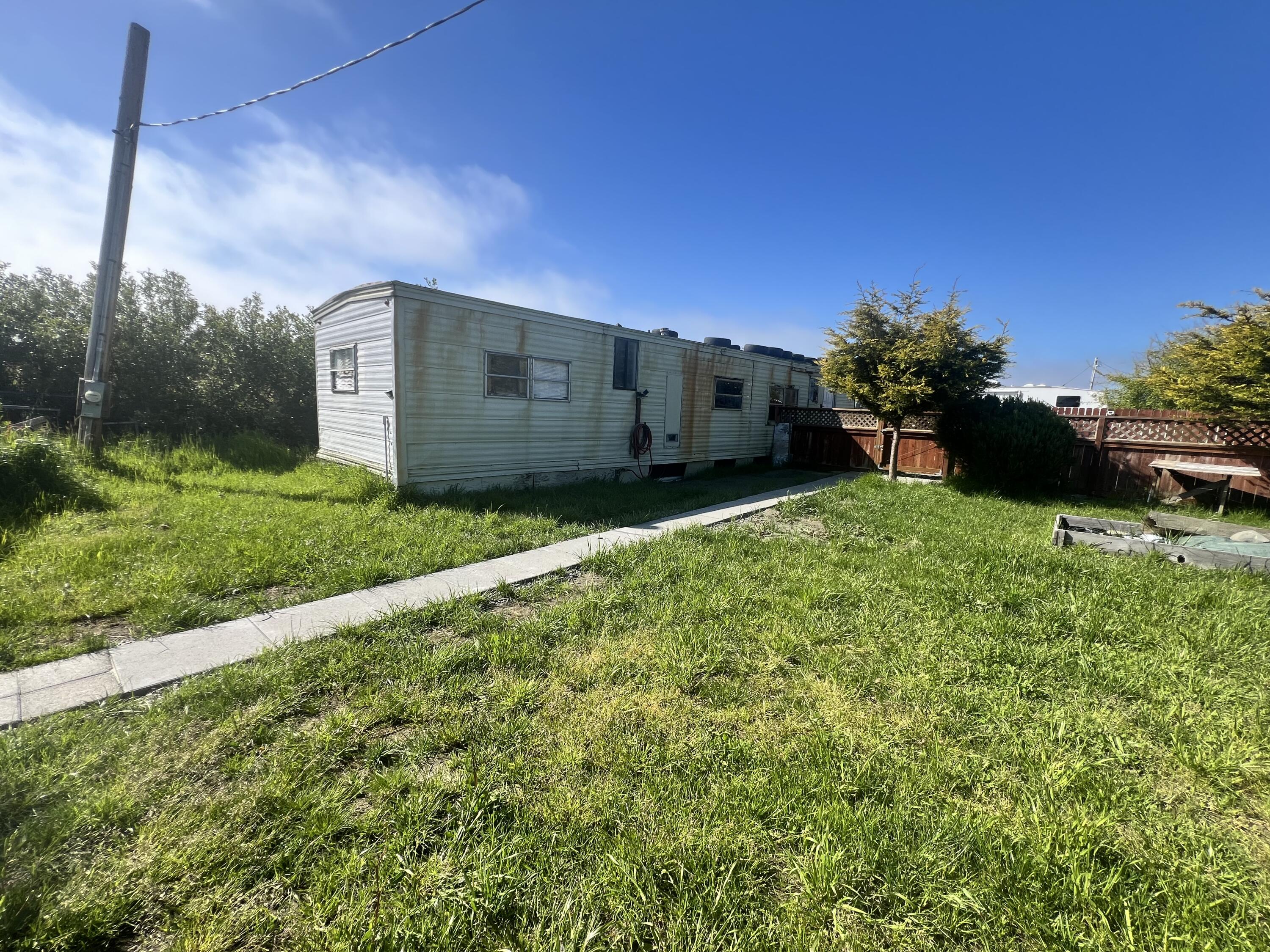 2035 Peninsula Drive