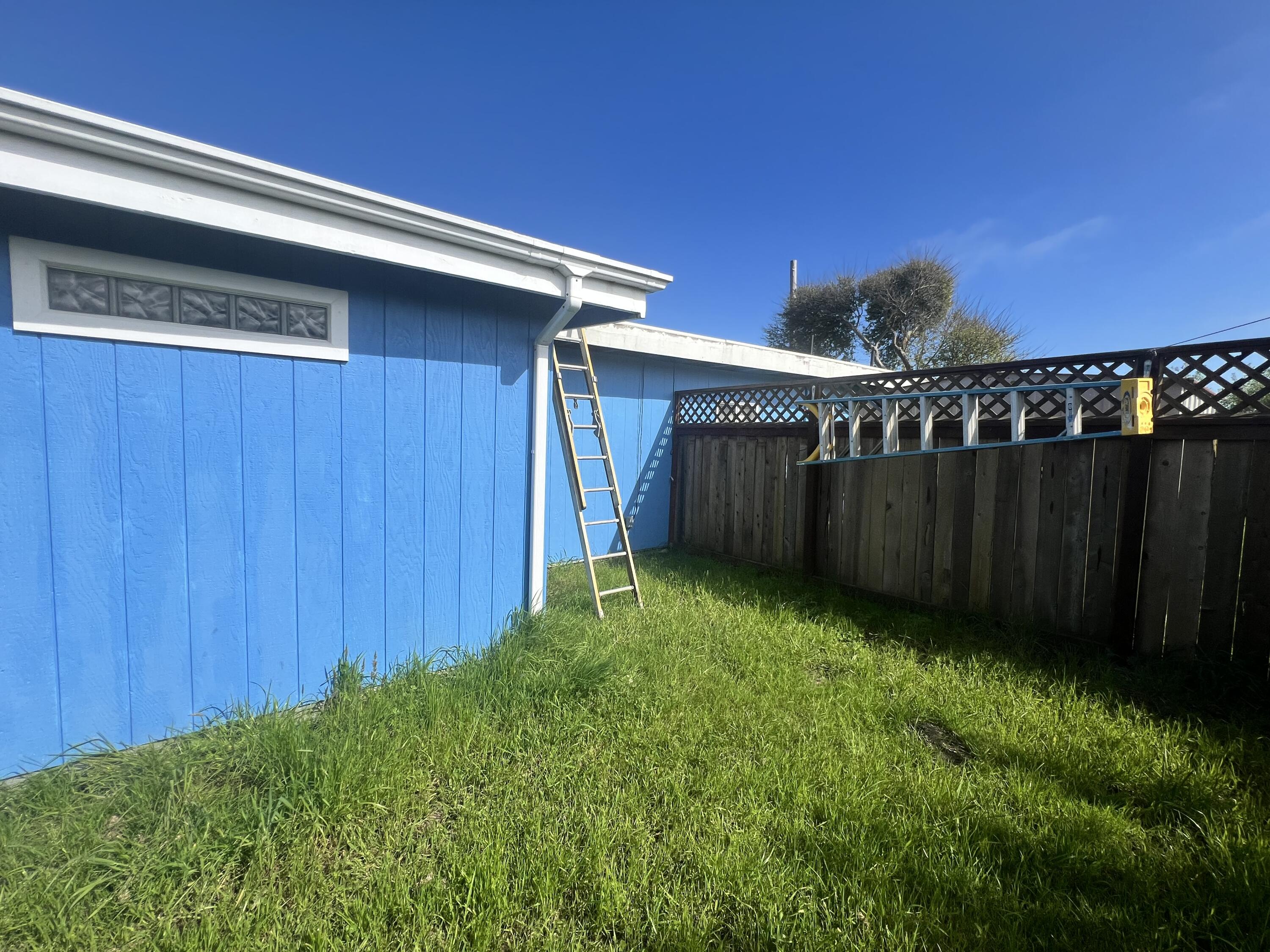 2035 Peninsula Drive