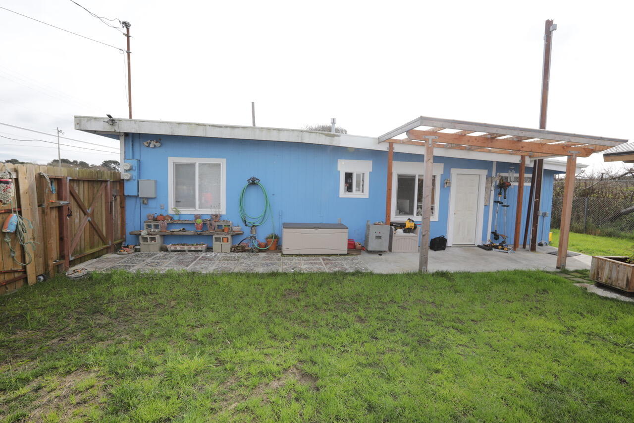 2035 Peninsula Drive