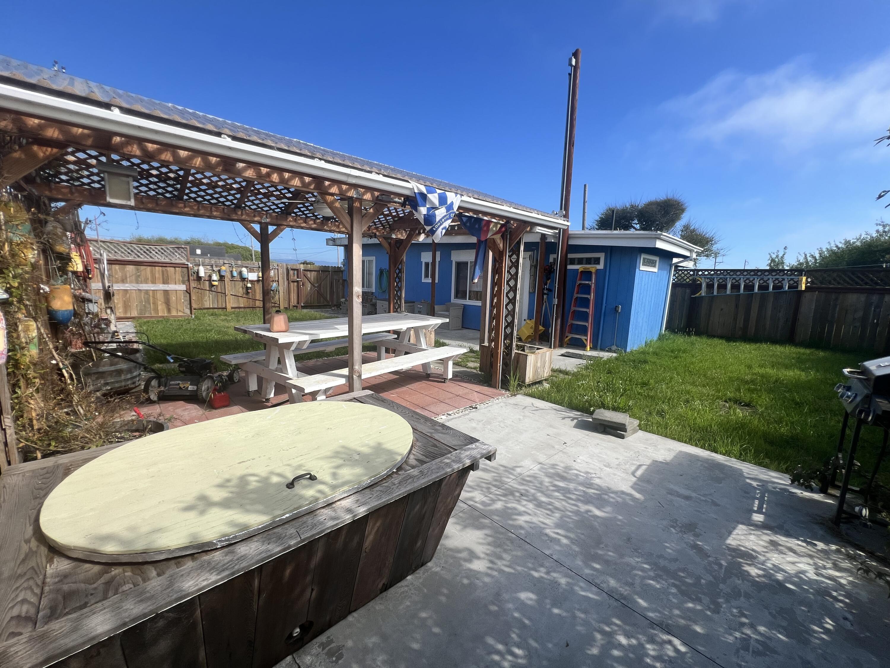 2035 Peninsula Drive