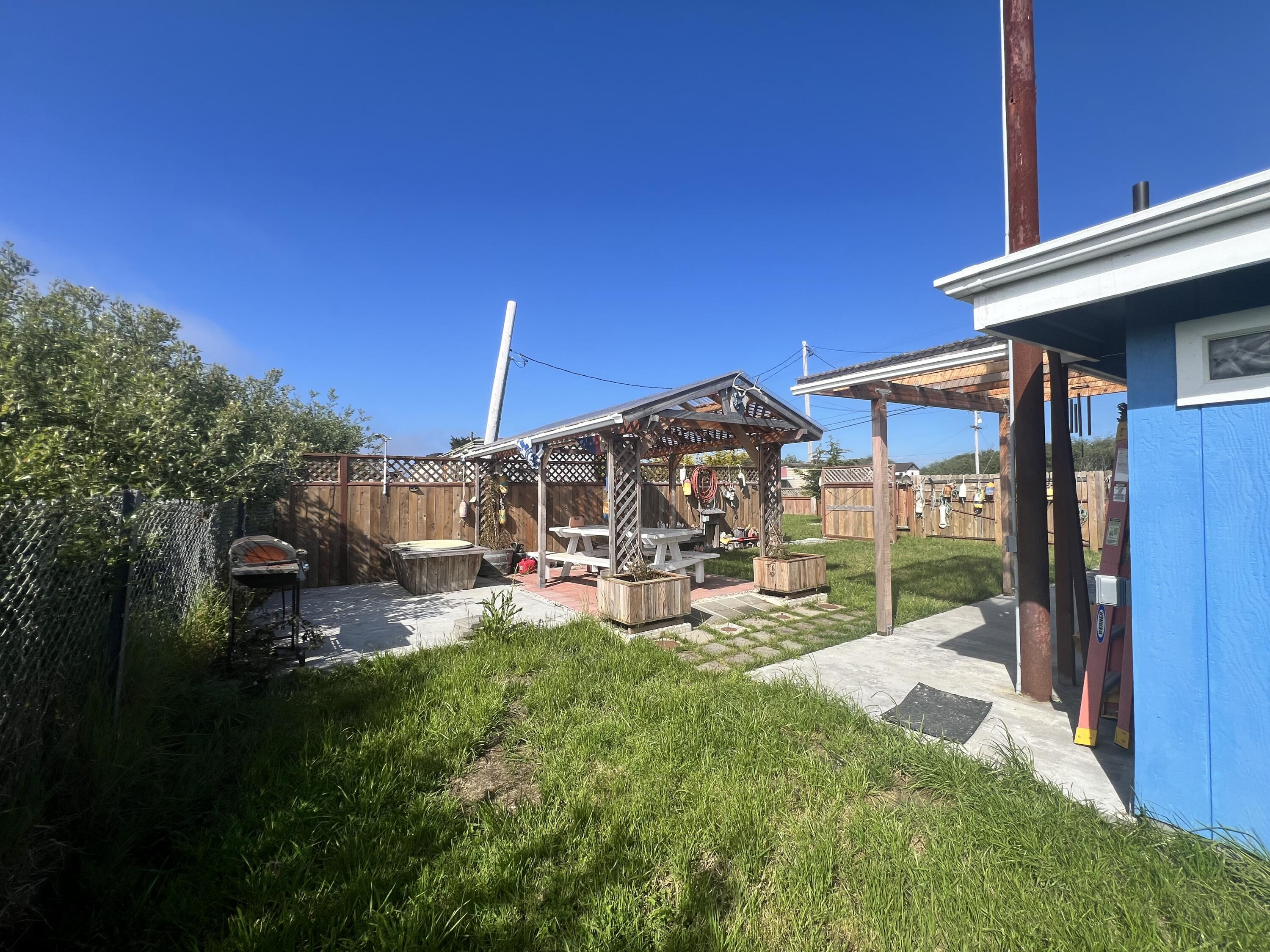2035 Peninsula Drive