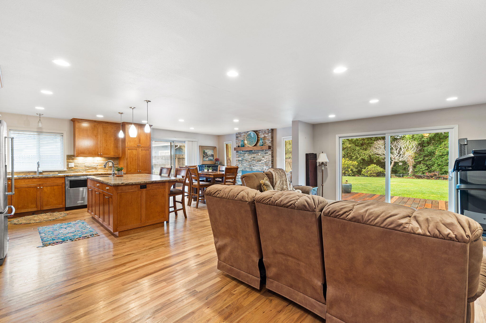 830 Holman Way
