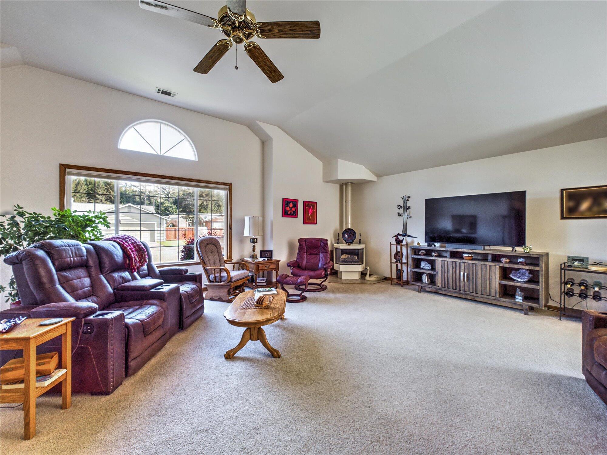 2140 Pillor Drive, McKinleyville