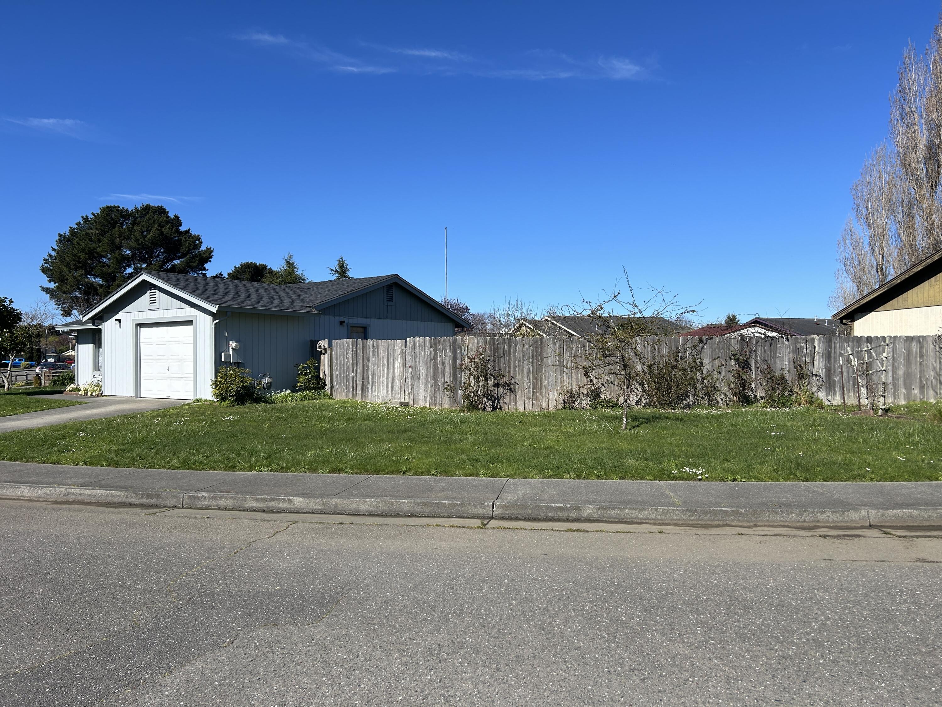 900 Maxwell Street