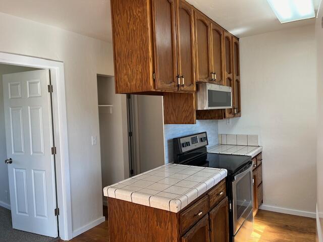 5937 Walnut Drive