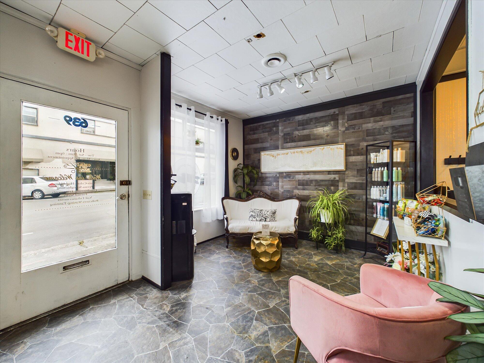 1103/1109 Main Street