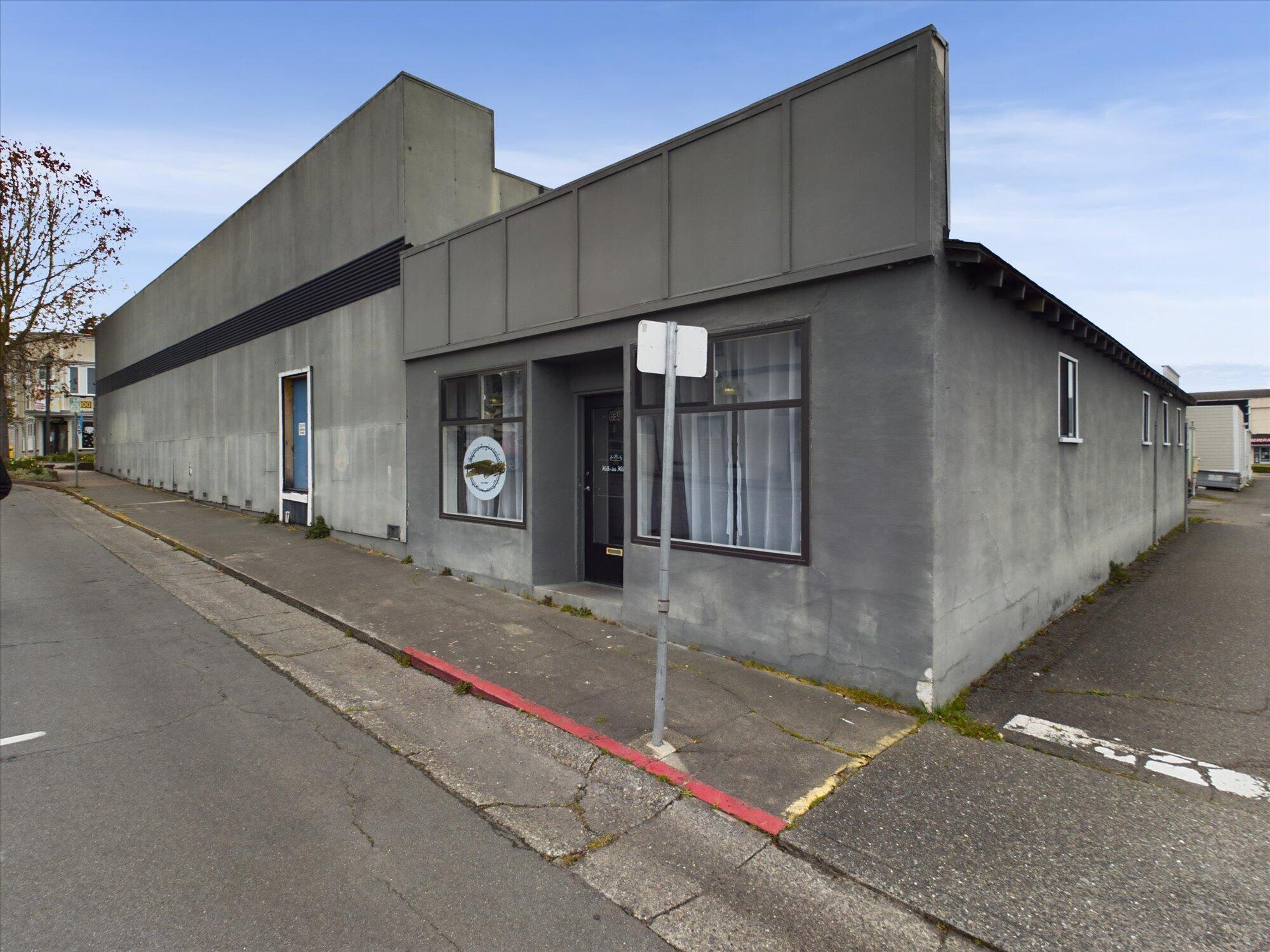 1103/1109 Main Street