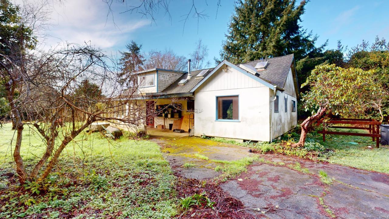 755 Kahlstrom Avenue