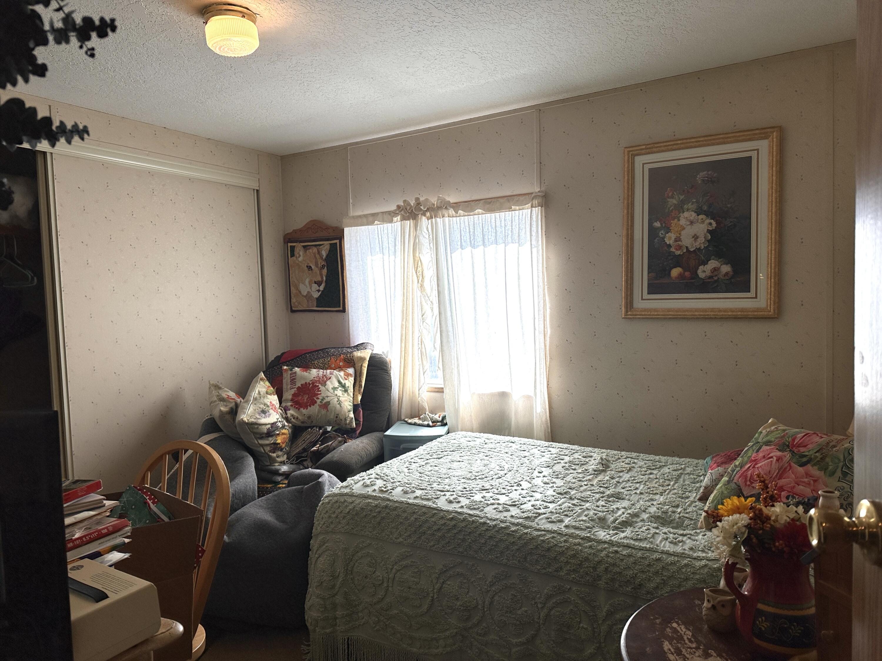 28 Sunshine Way, 28