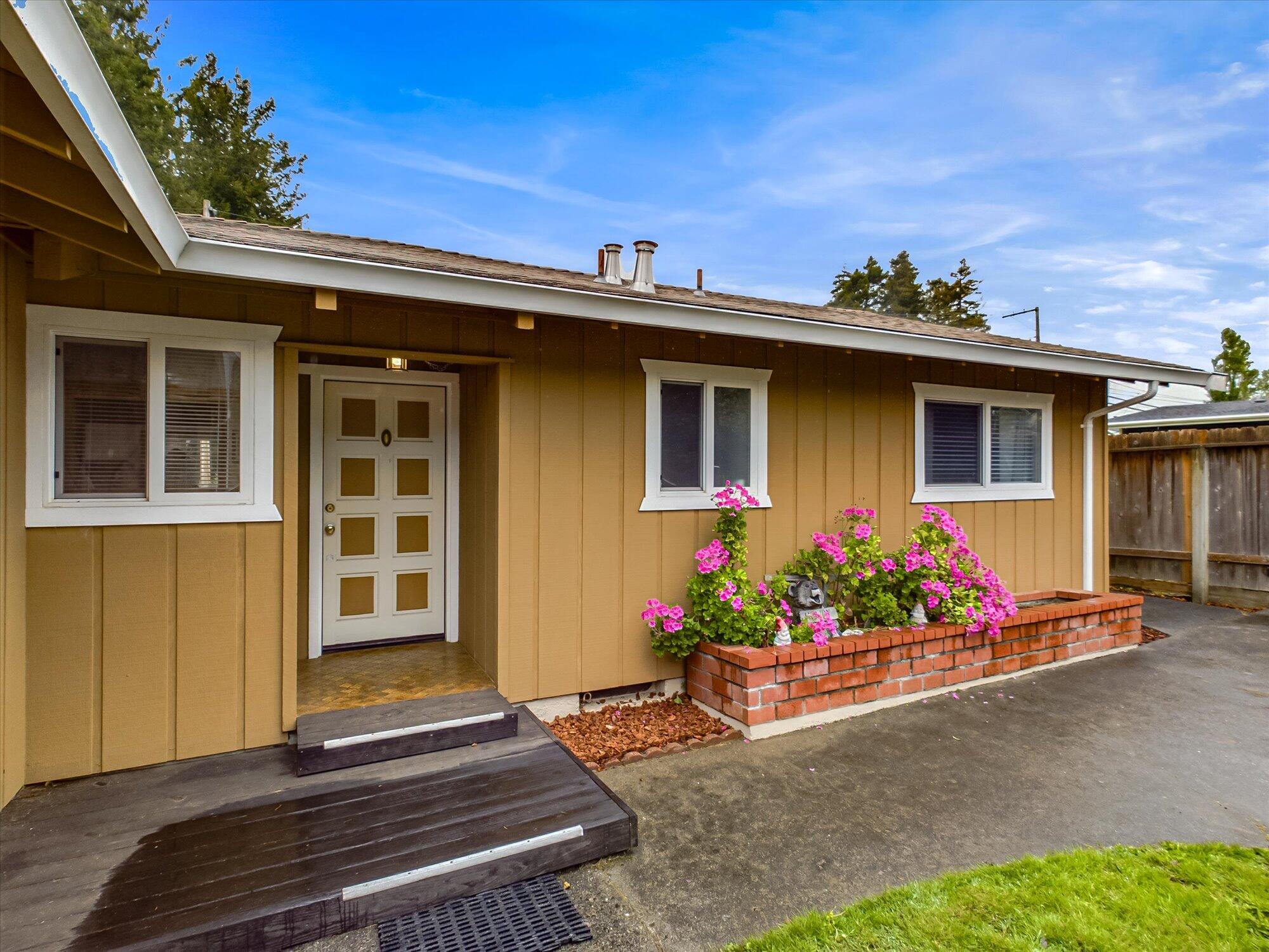 2310 Maple Lane