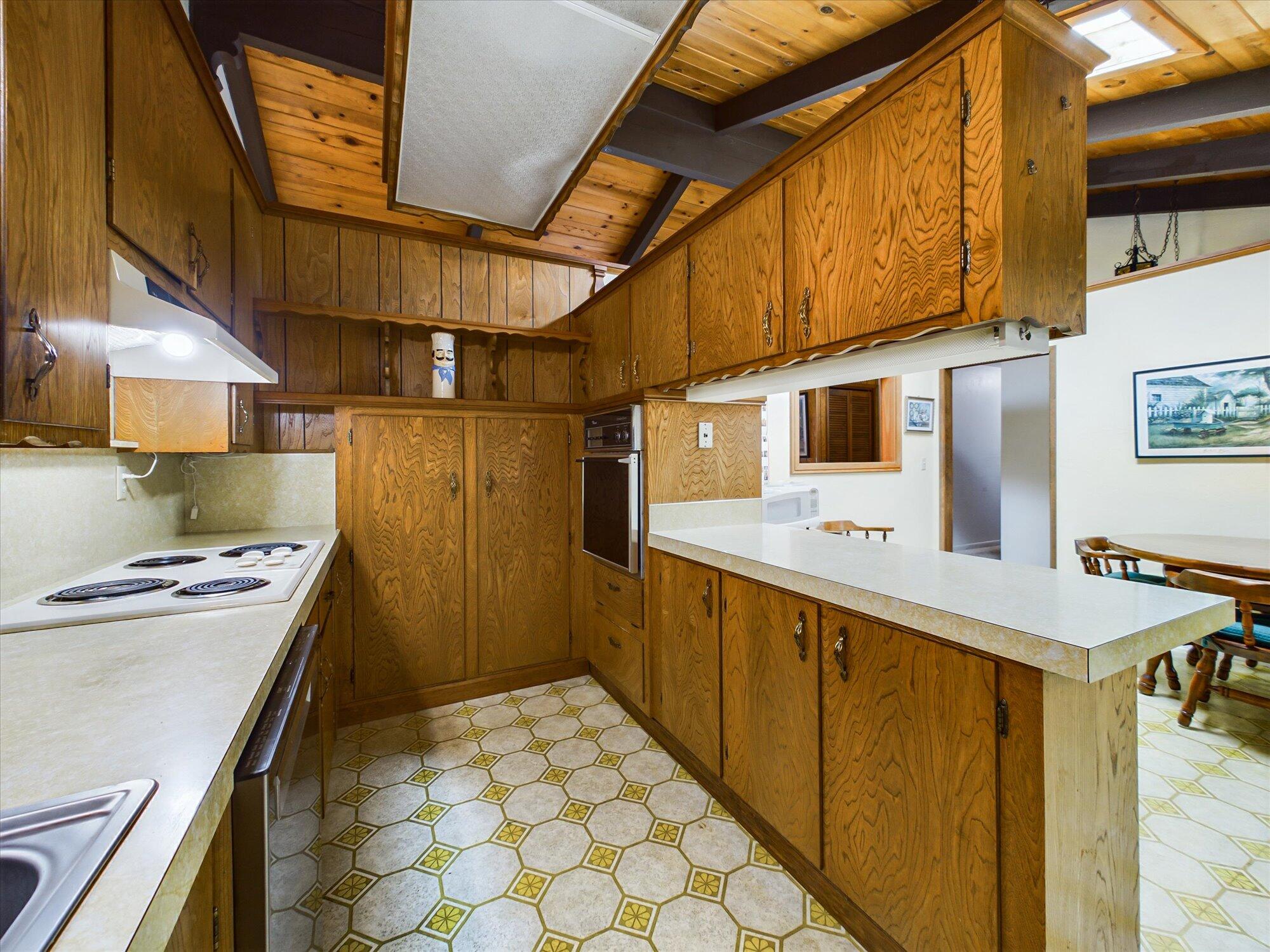 2310 Maple Lane