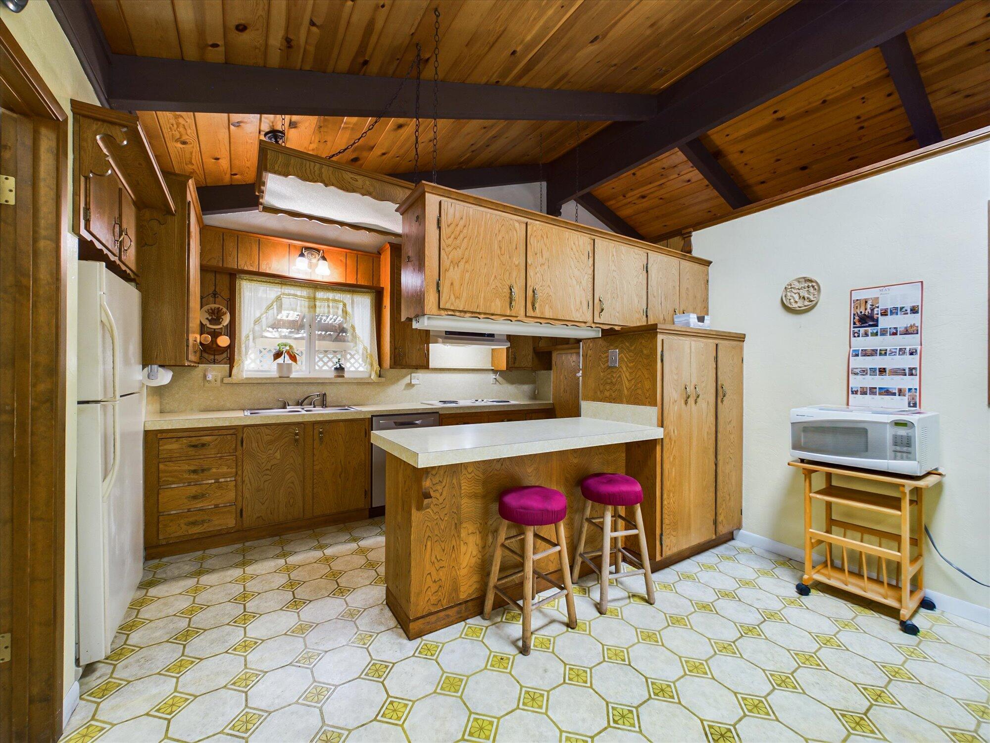 2310 Maple Lane