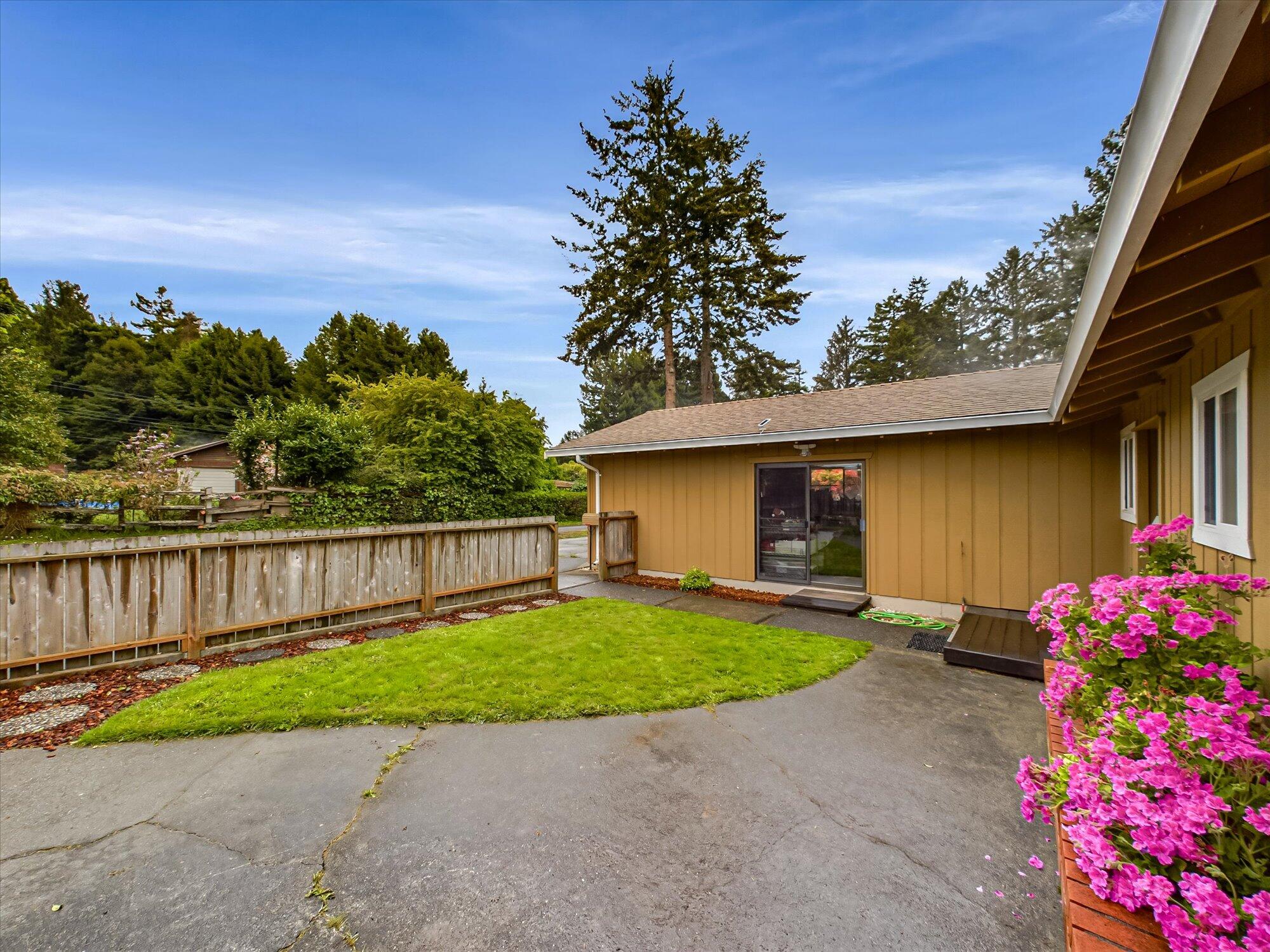 2310 Maple Lane