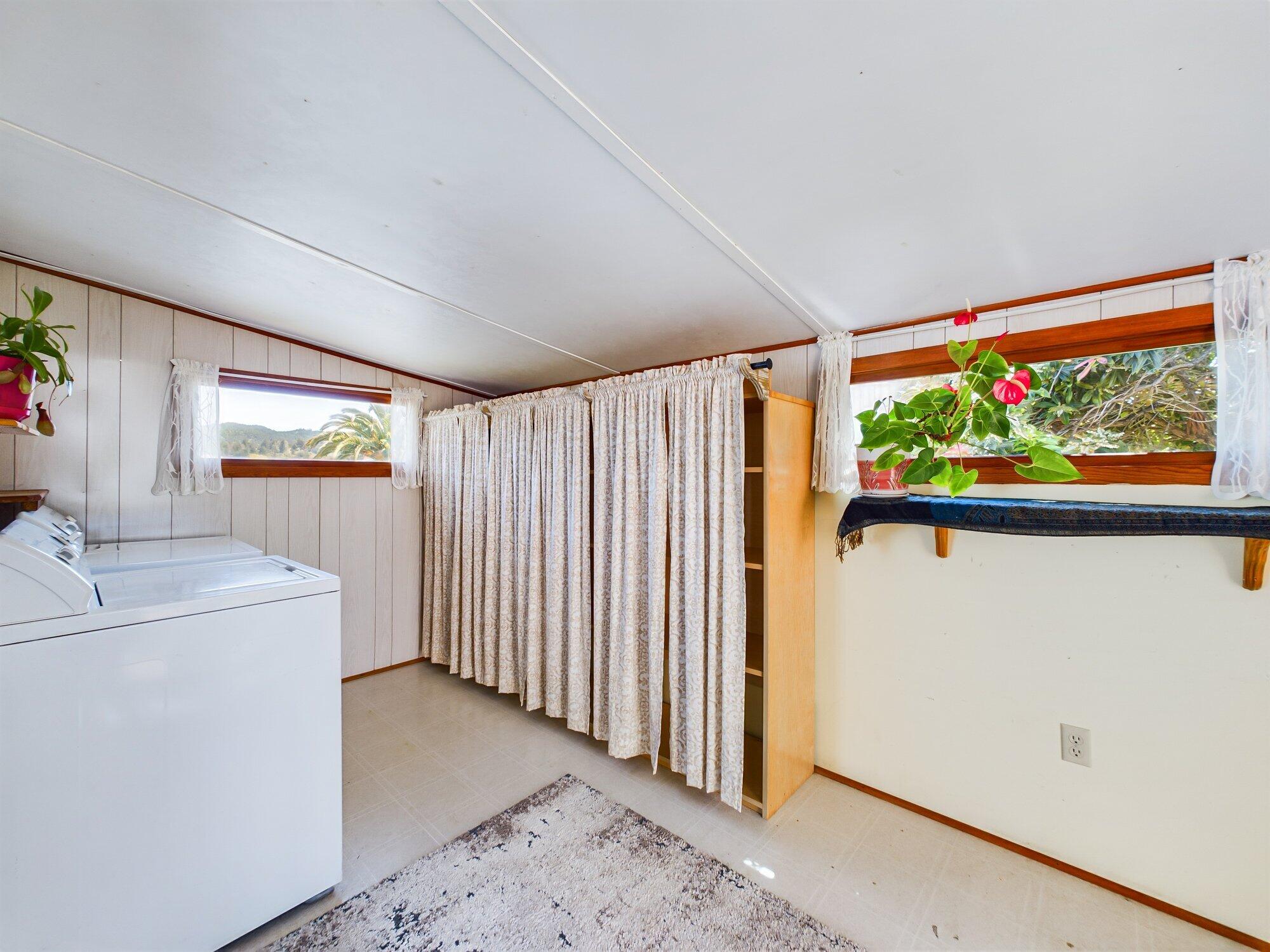 1575 Princess Lane, 1575