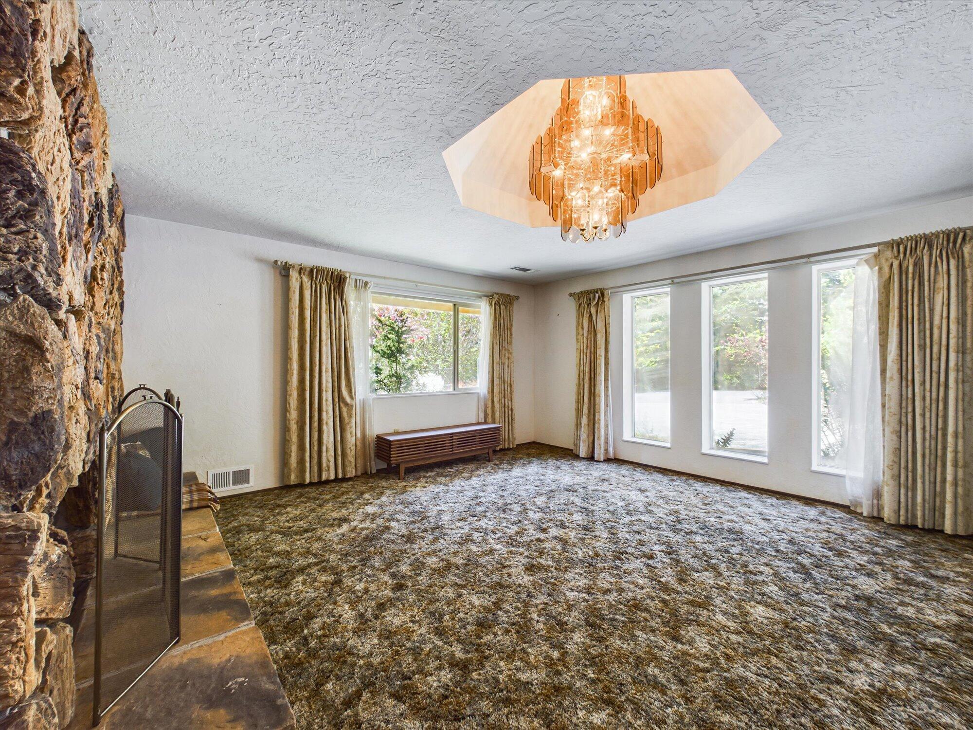 2913 Greenwood Heights Drive