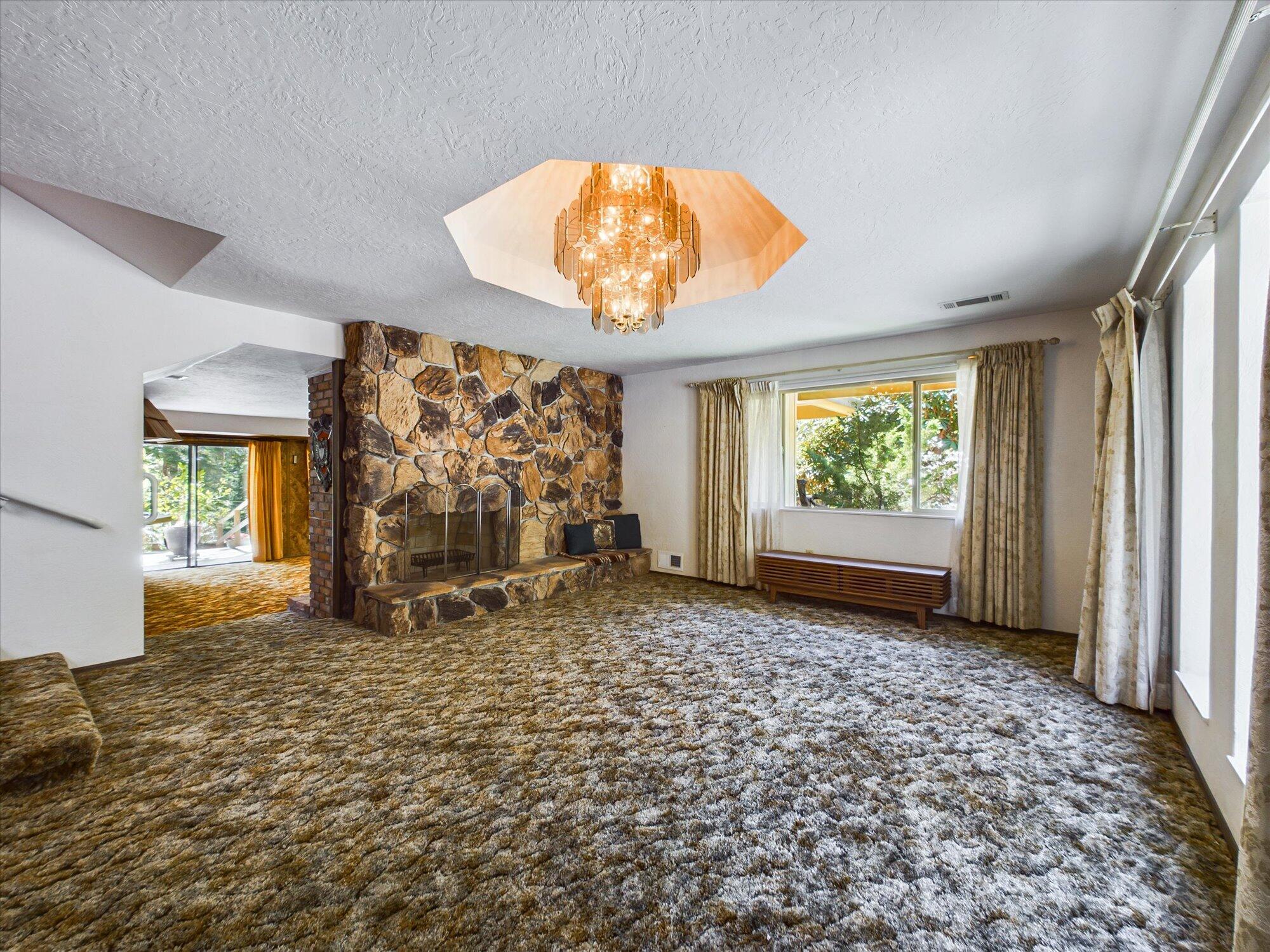 2913 Greenwood Heights Drive