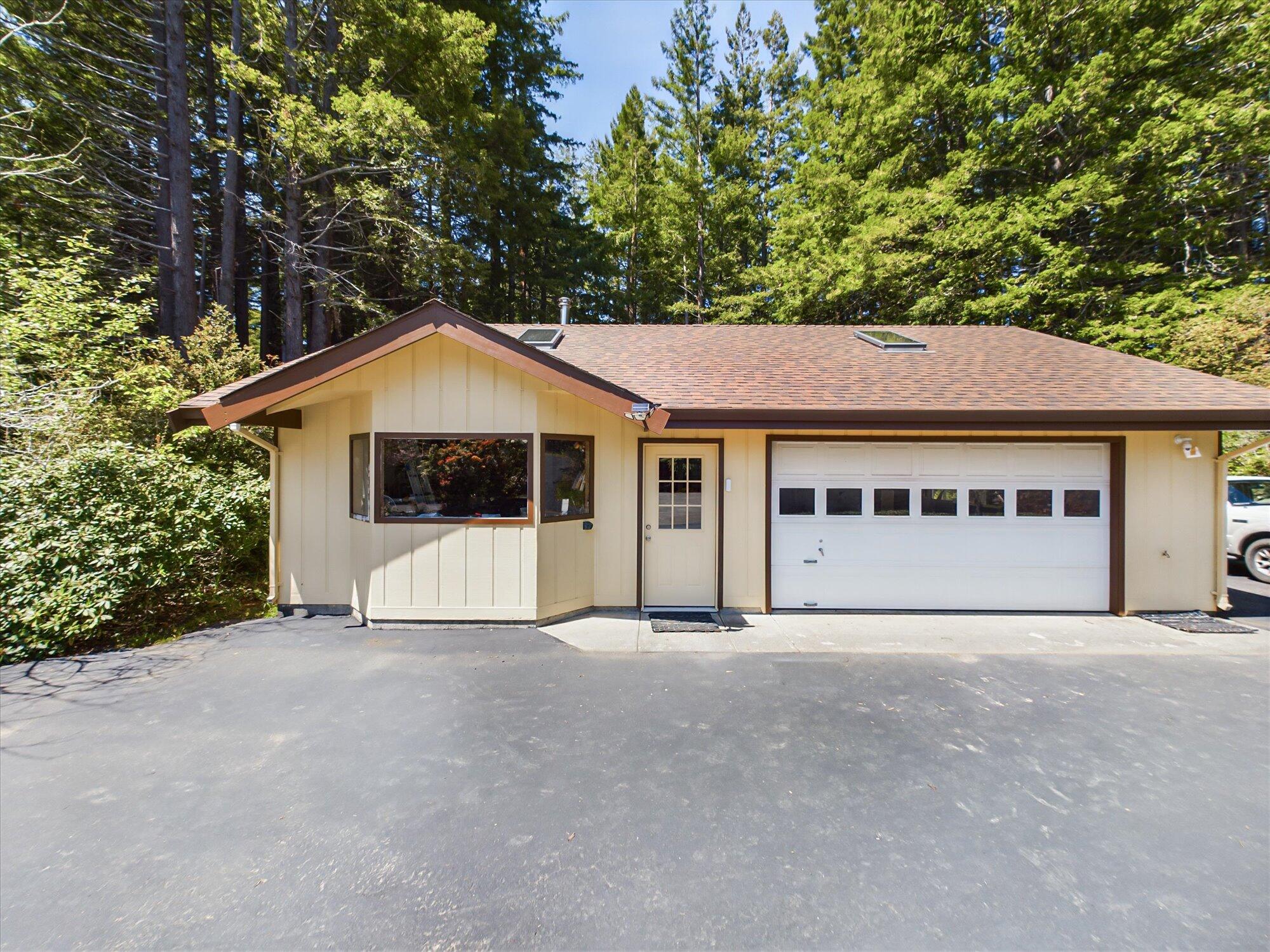 2913 Greenwood Heights Drive