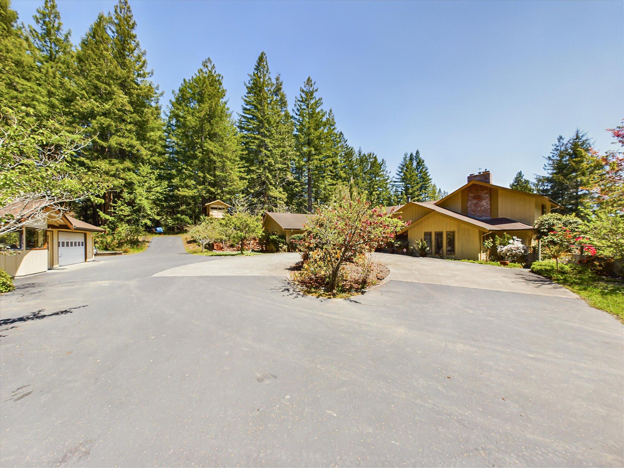 2913 Greenwood Heights Drive