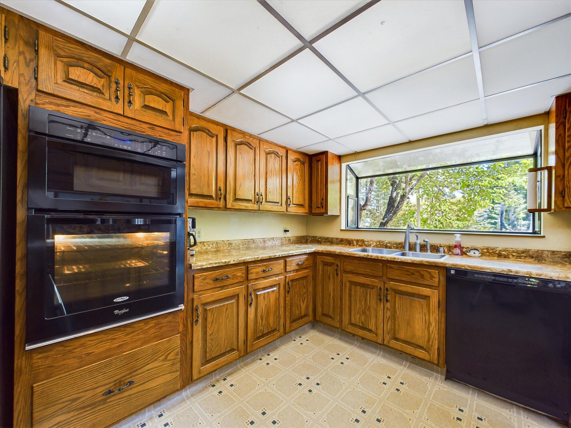 2913 Greenwood Heights Drive