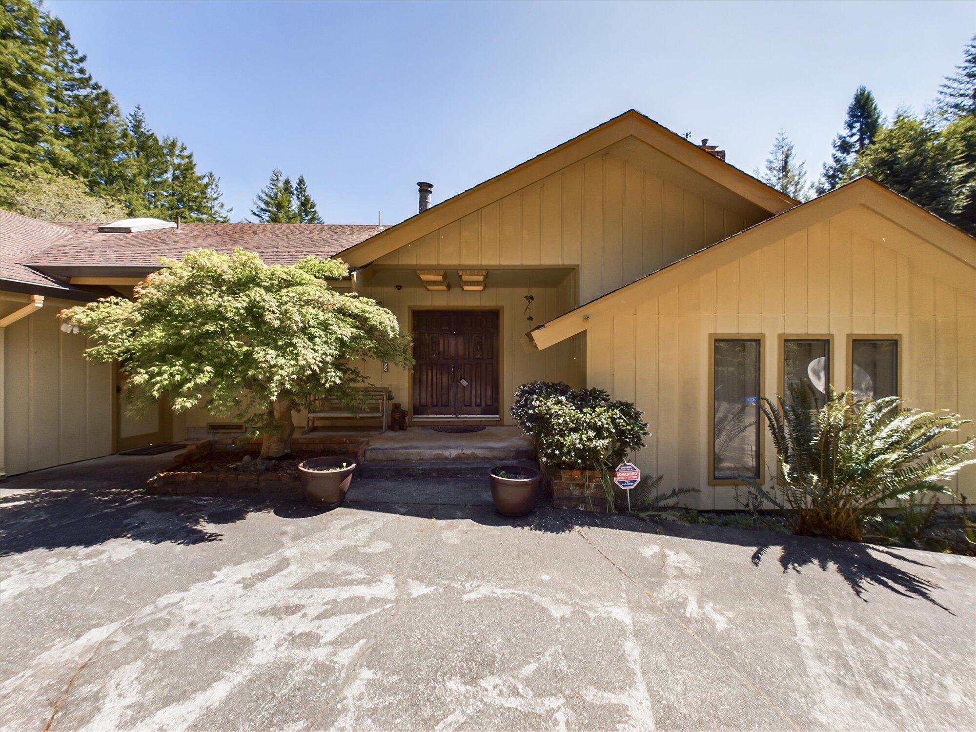 2913 Greenwood Heights Drive