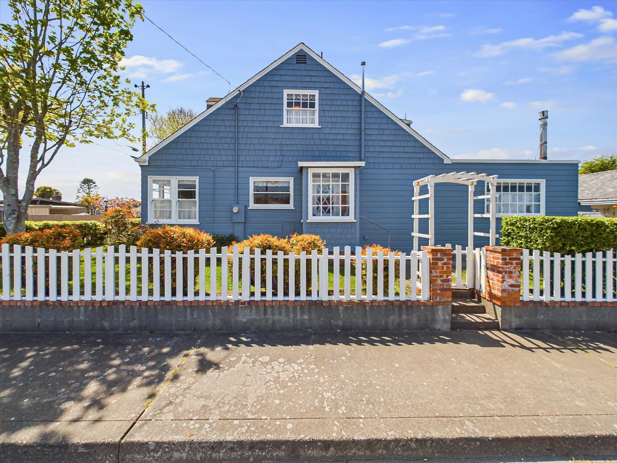 804 Creighton Street