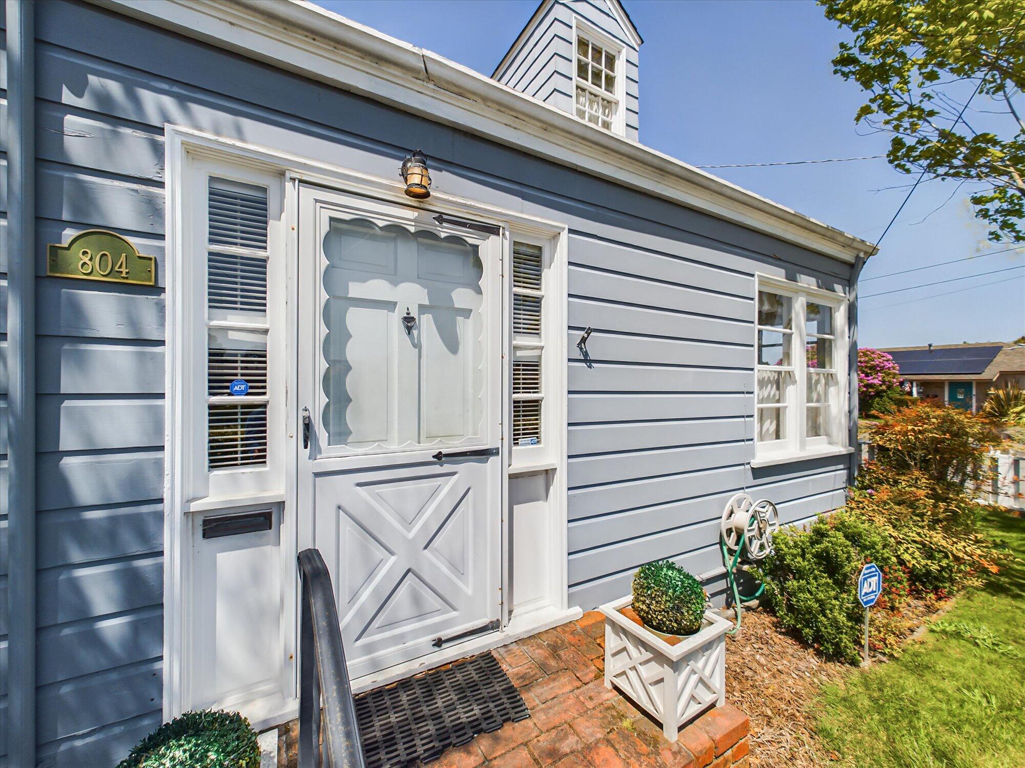 804 Creighton Street