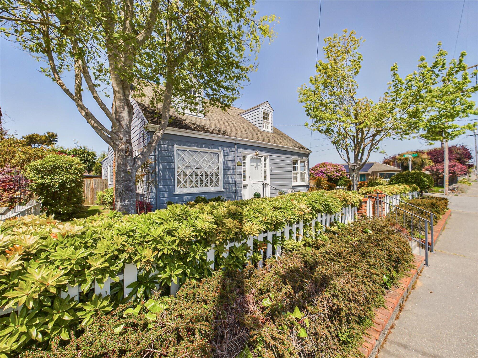 804 Creighton Street