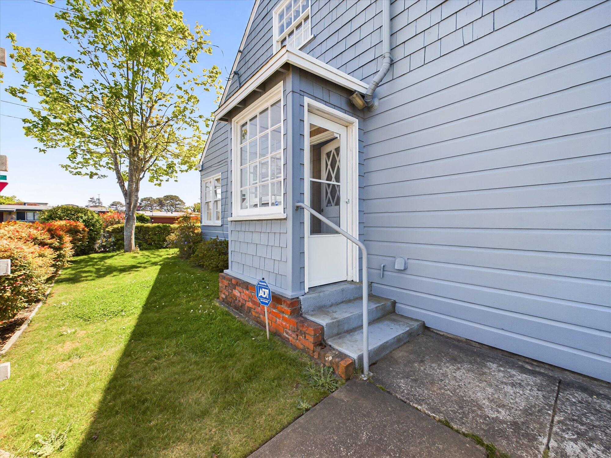 804 Creighton Street