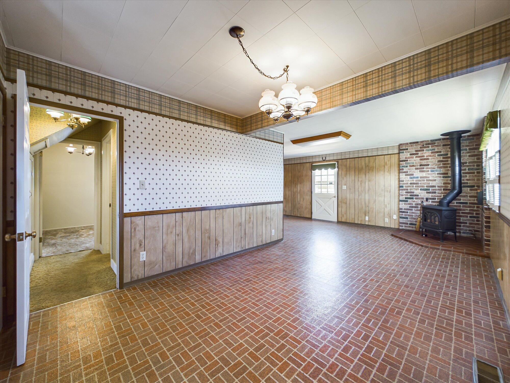 804 Creighton Street