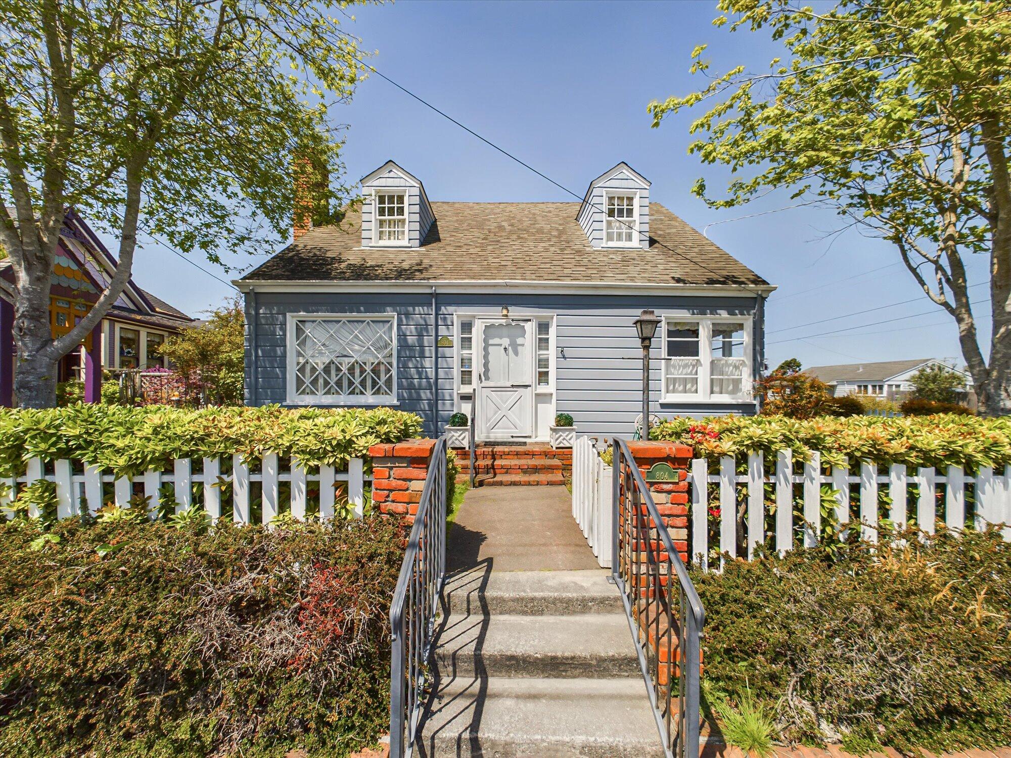 804 Creighton Street