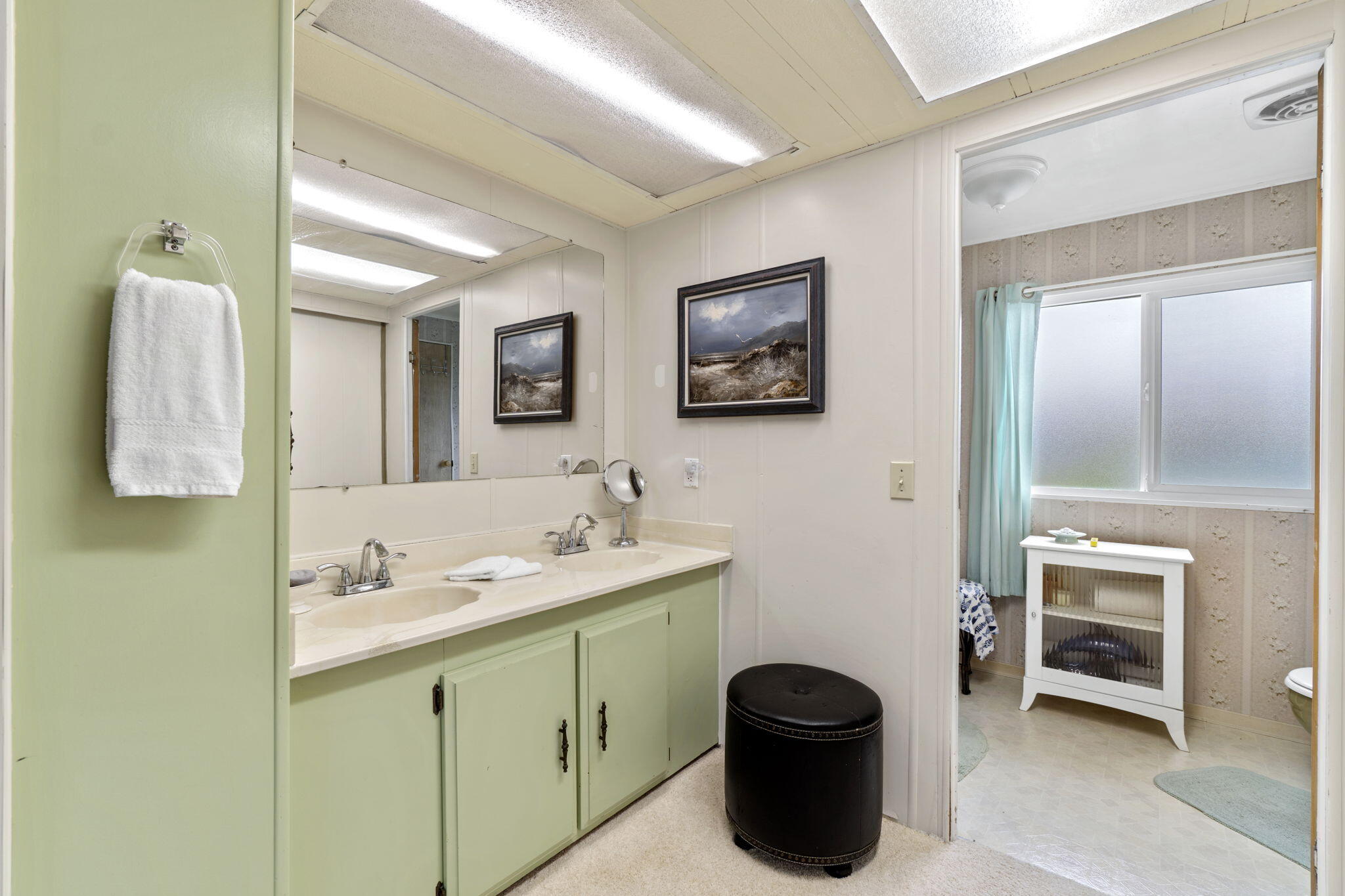 5490 Hilltop Lane, 87