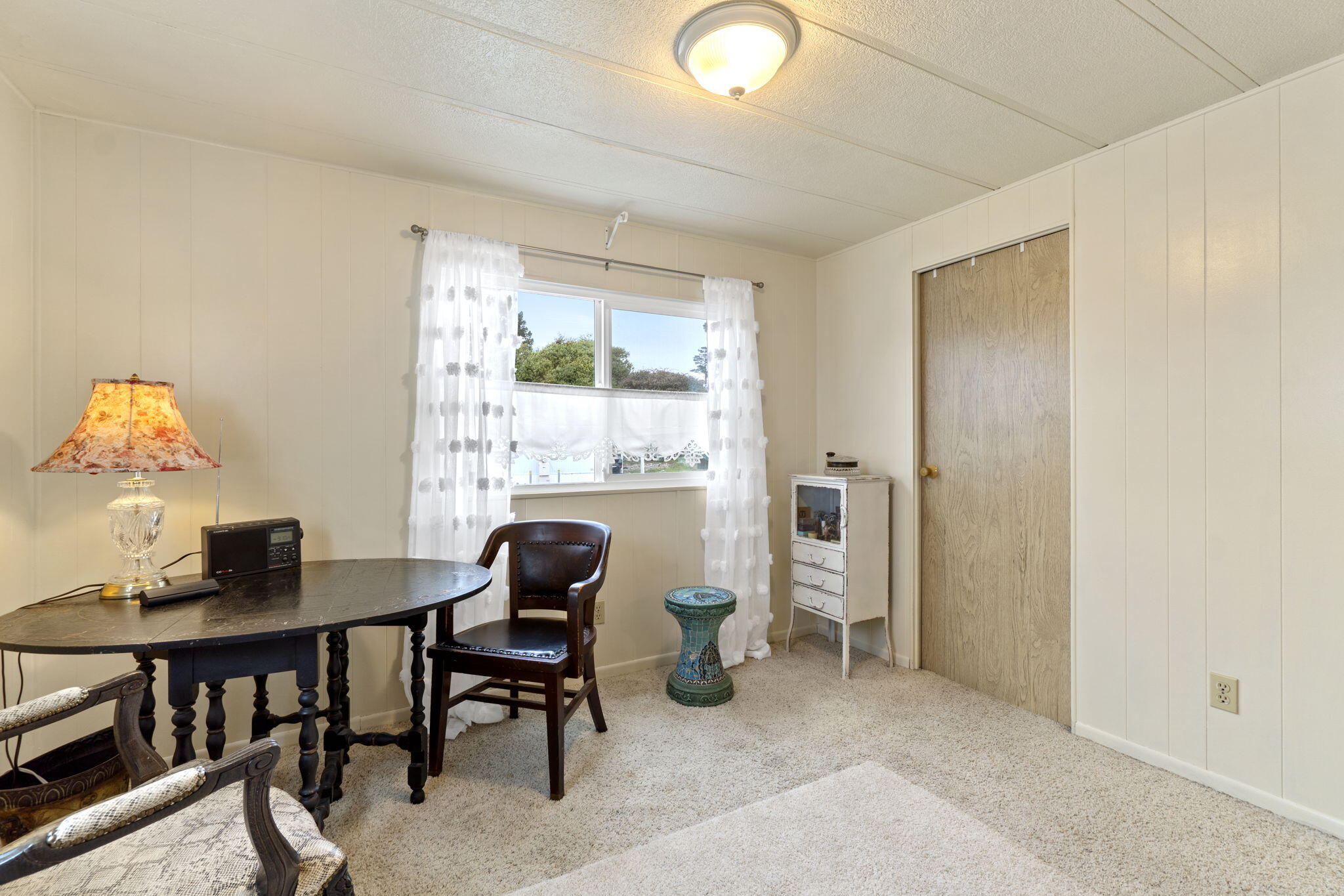 5490 Hilltop Lane, 87