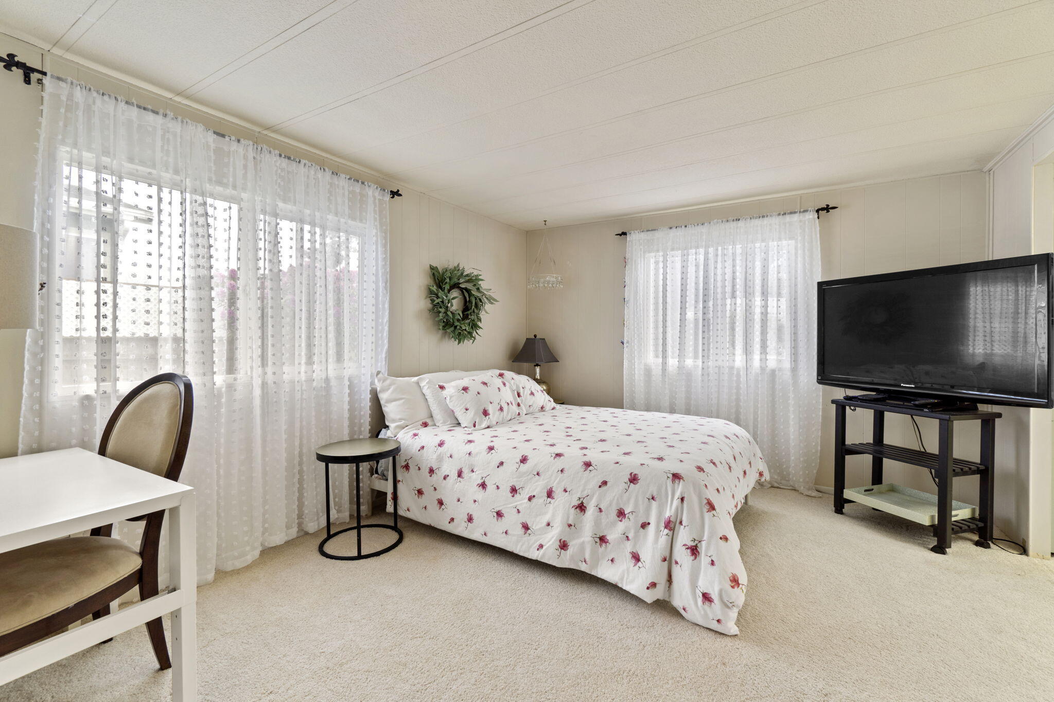 5490 Hilltop Lane, 87