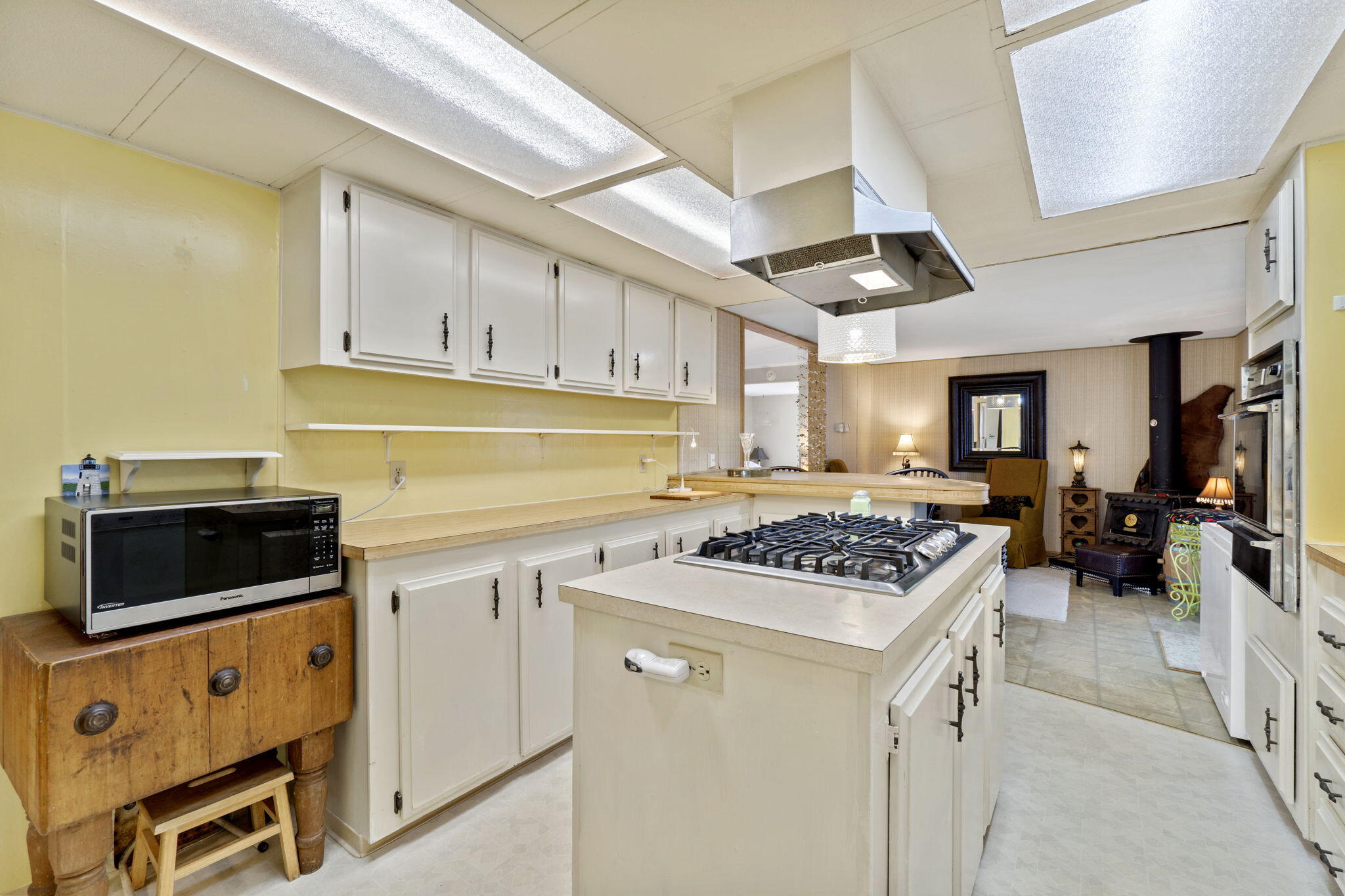 5490 Hilltop Lane, 87