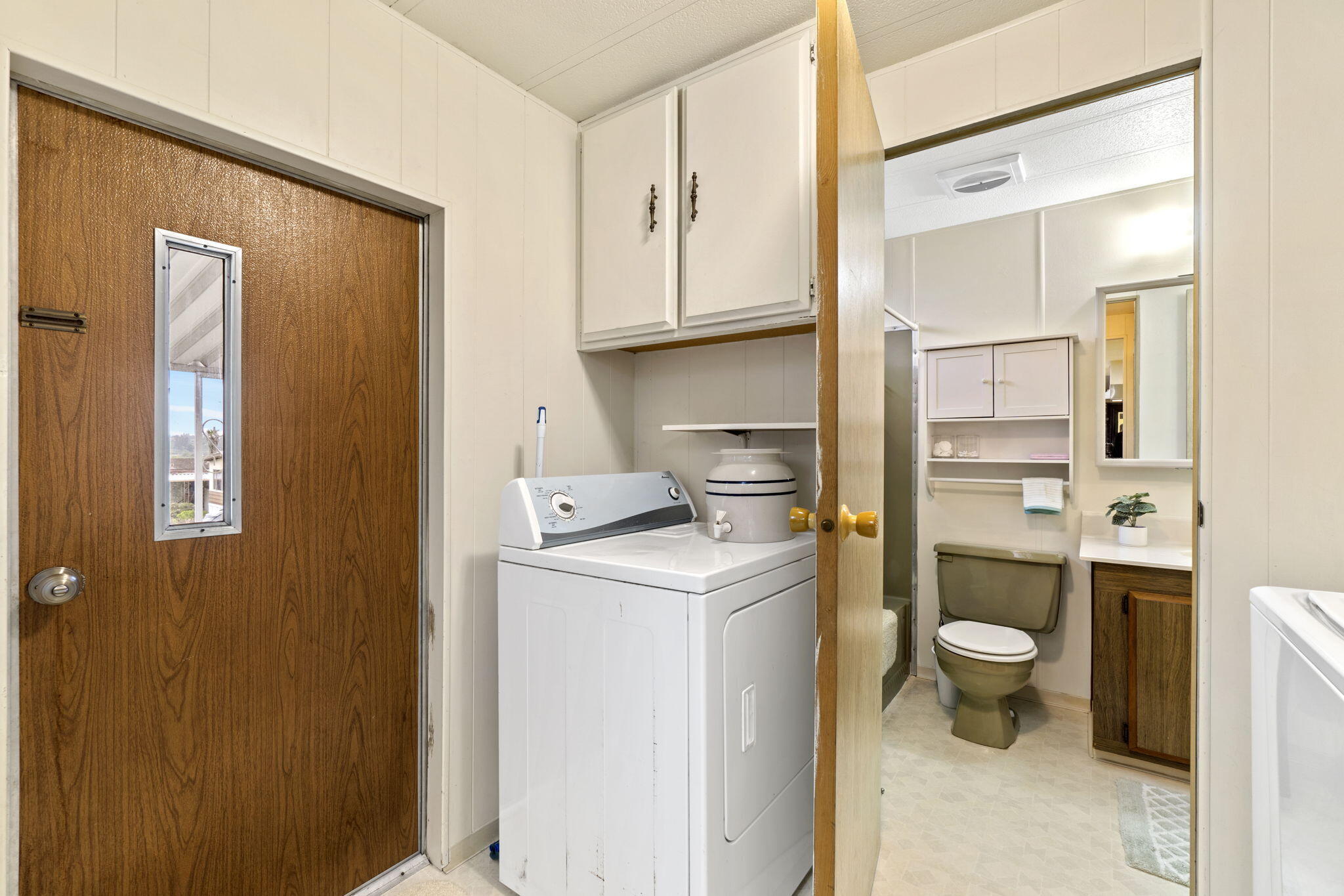 5490 Hilltop Lane, 87