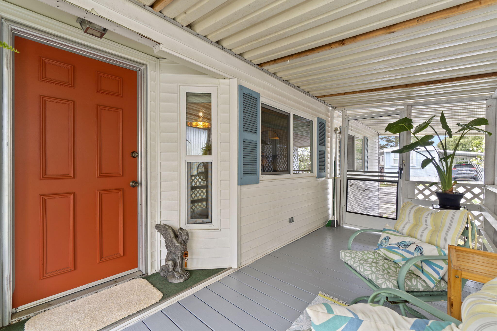 5490 Hilltop Lane, 87